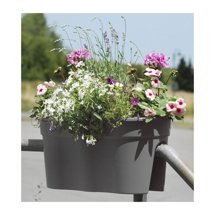 blumenkasten auf schrger fensterbank befestigen Blumenkastenhalterung mit Haltebgel fr Fensterbank  ohne Bohren