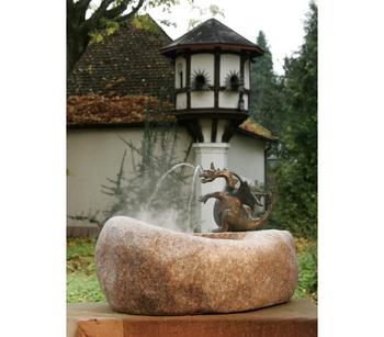 Rottenecker Bronze-Drache Drusilla klein, wasserspeiend