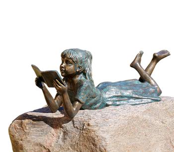 Rottenecker Bronzefigur Mädchen Lara