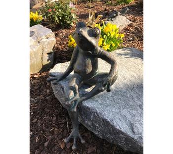 Rottenecker Bronze-Froschkönig, ca. B24/H32/T23 cm