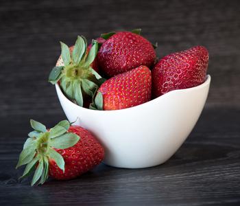 Dehner Gourmet Garten Erdbeere 'Mara des bois', Rot